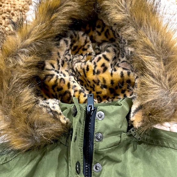 COPY - Girls Winter Coat with thick animal print fleece lining. Size 14 - Picture 5 of 7